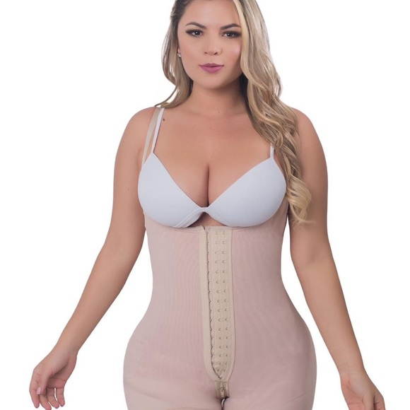 Muñeca Latina Divina Faja - Picture 3 of 4